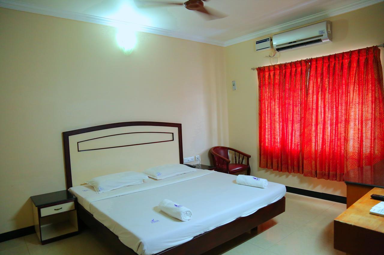 Hotel Vels Court 帕拉尼 外观 照片