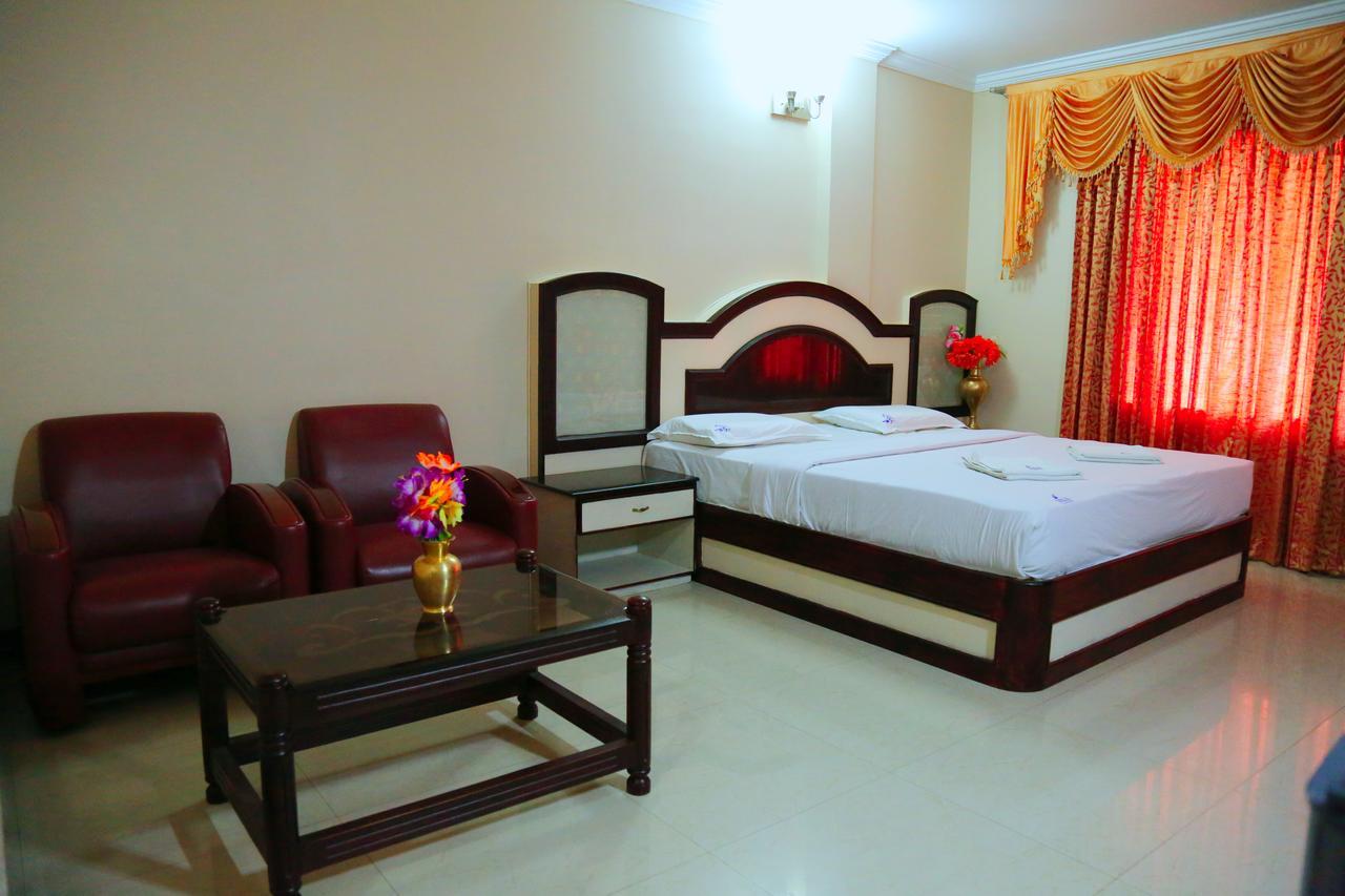 Hotel Vels Court 帕拉尼 外观 照片