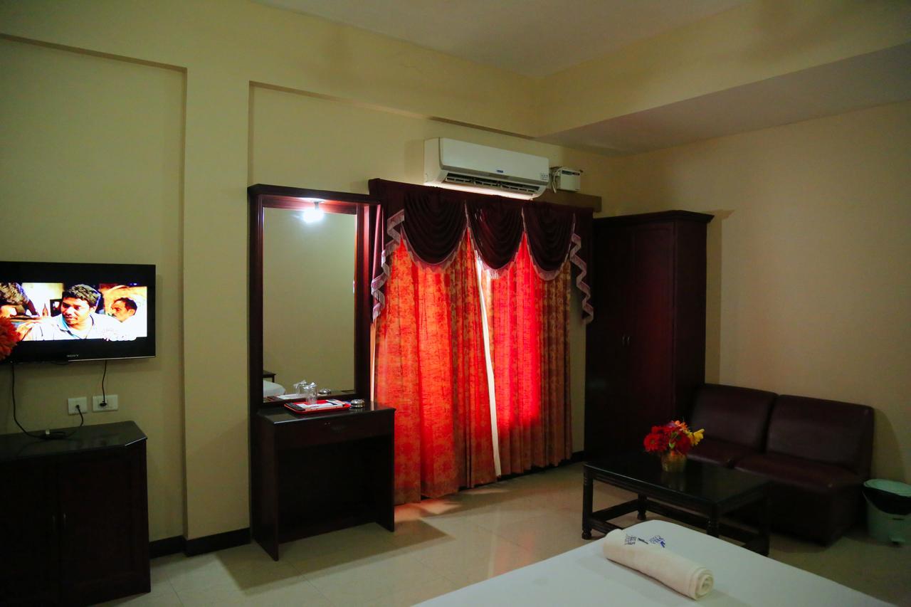 Hotel Vels Court 帕拉尼 外观 照片