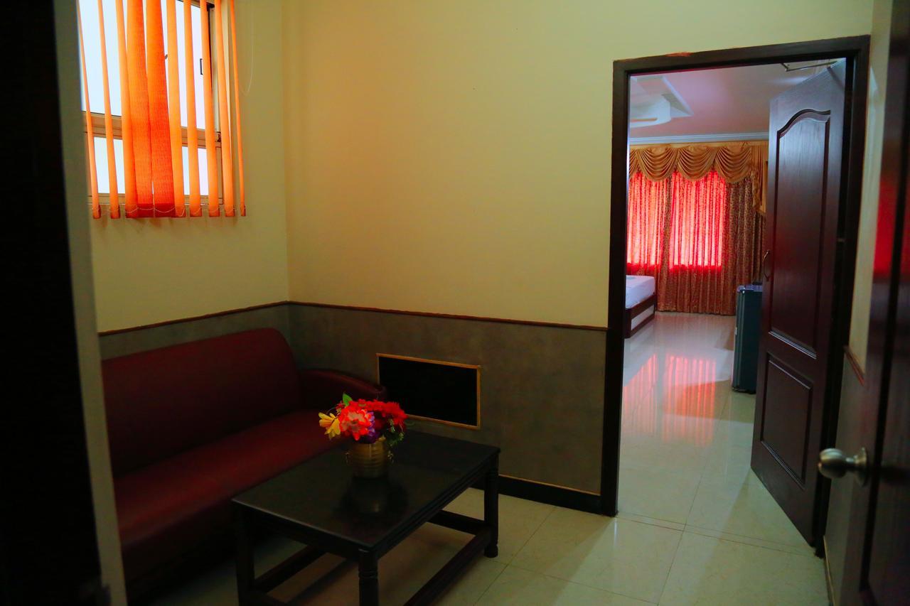 Hotel Vels Court 帕拉尼 外观 照片