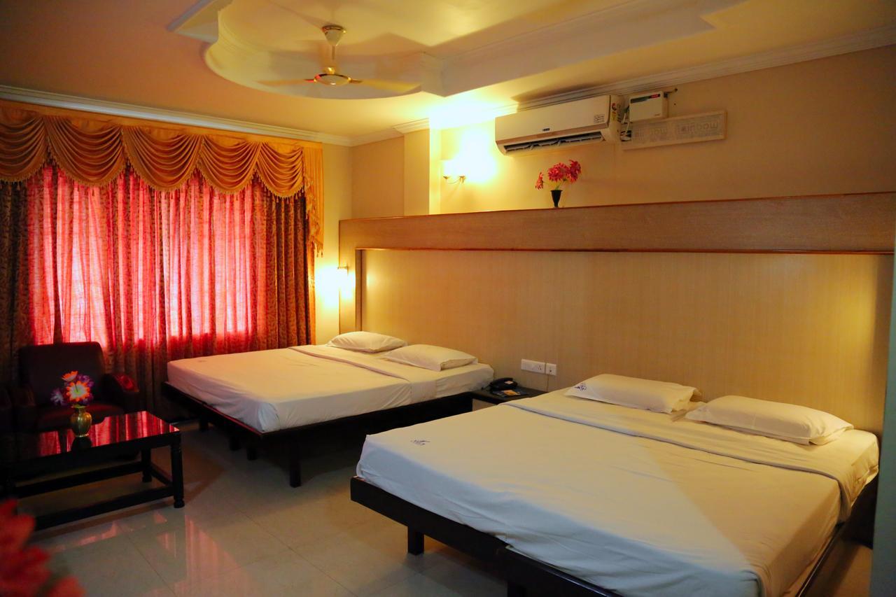 Hotel Vels Court 帕拉尼 外观 照片