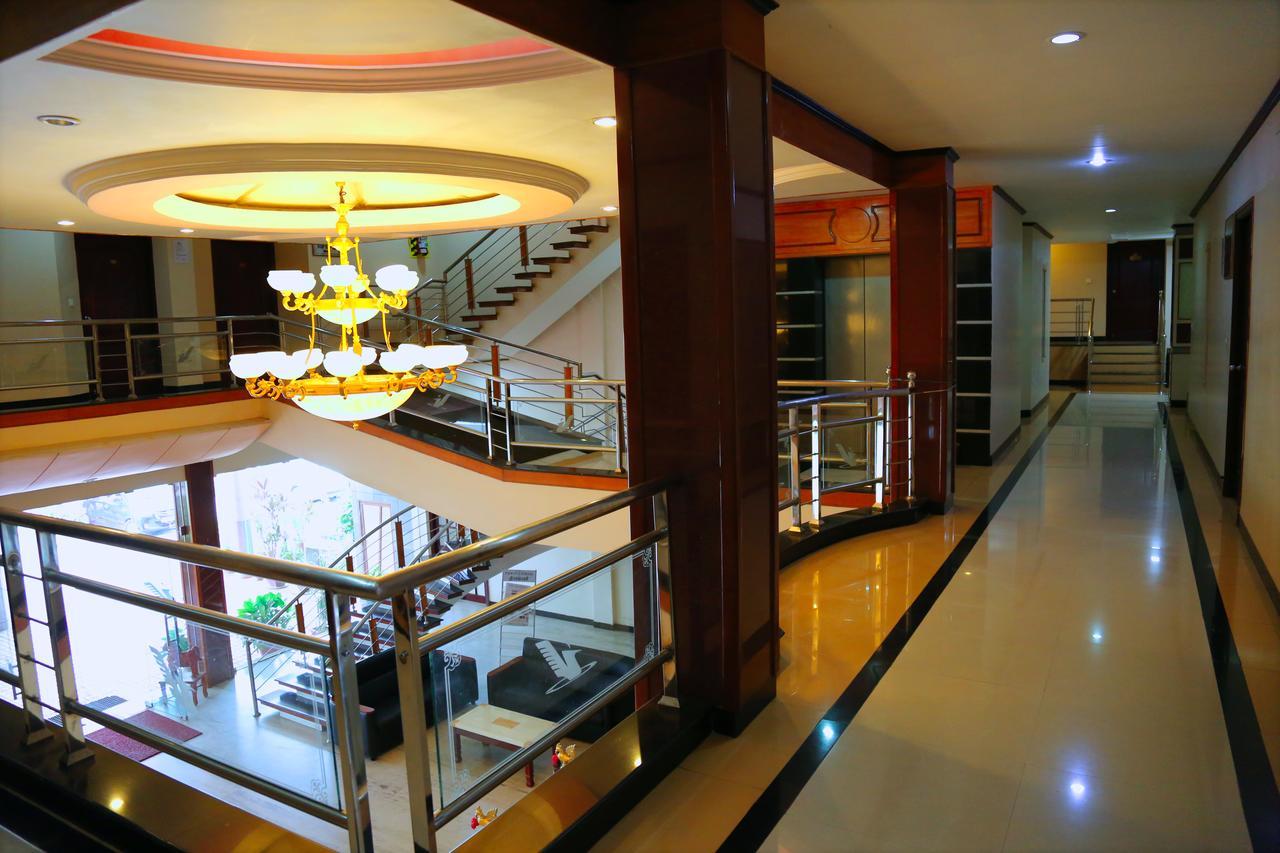Hotel Vels Court 帕拉尼 外观 照片